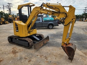 KOMATSU PC12UU-1 นำเข้าจากญี่ปุ่น สภาพพร้อมใช้งาน สนใจโทร. 089-0050007 คุณชญานิน หรือ Add LINE ID @sangenjp www.sangenjp.com www.nmc99.com