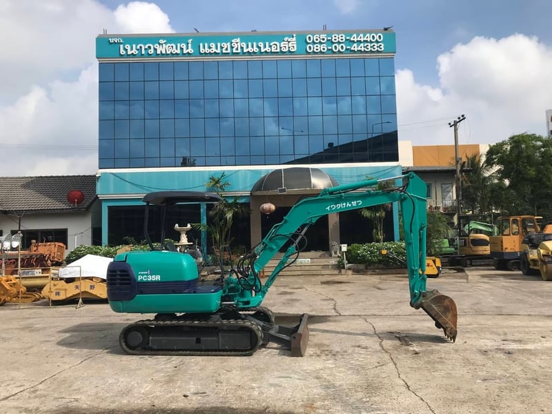 KOMATSU PC35R-8 นำเข้าจากญี่ปุ่น สภาพพร้อมใช้งาน สนใจโทร. 089-0050007 คุณชญานิน หรือ Add LINE ID @sangenjp www.sangenjp.com www.nmc99.com