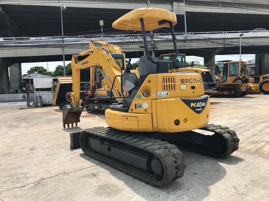KOMATSU PC40MR-1 นำเข้าจากญี่ปุ่น สภาพพร้อมใช้งาน สนใจโทร. 089-0050007 คุณชญานิน หรือ Add LINE ID @sangenjp www.sangenjp.com www.nmc99.com