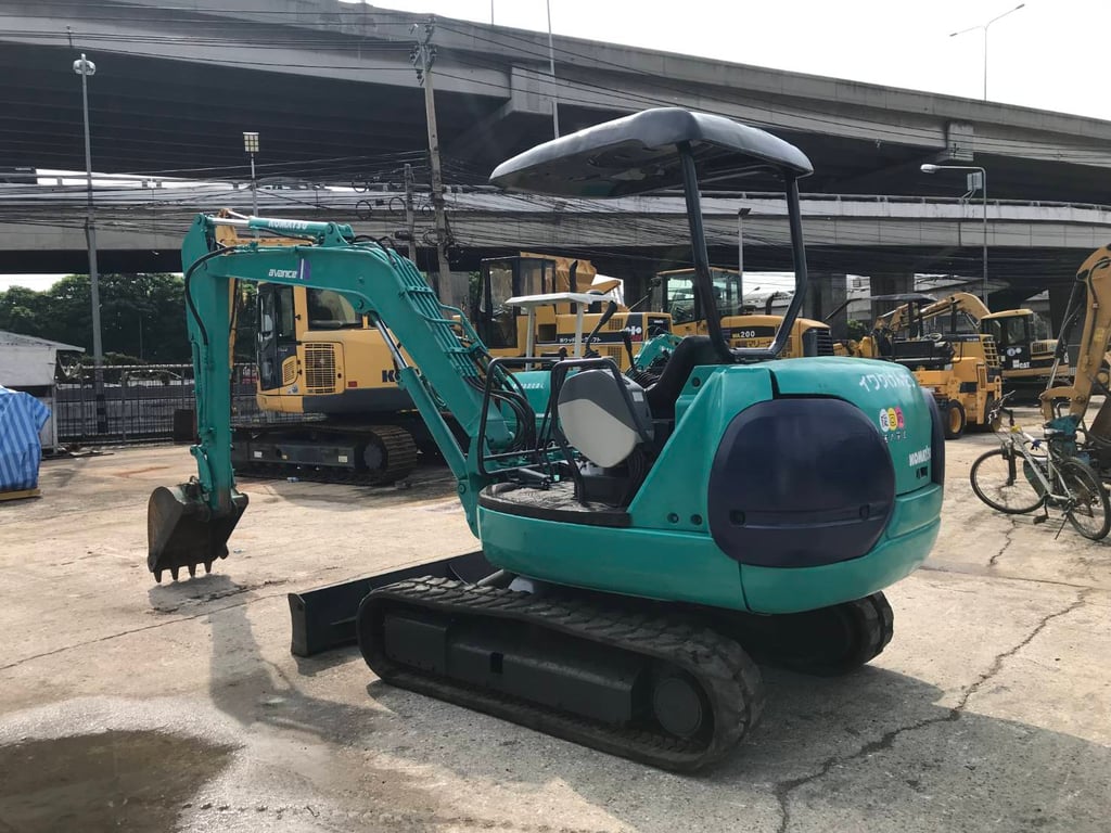 KOMATSU PC35R-8 นำเข้าจากญี่ปุ่น สภาพพร้อมใช้งาน สนใจโทร. 089-0050007 คุณชญานิน หรือ Add LINE ID @sangenjp www.sangenjp.com www.nmc99.com