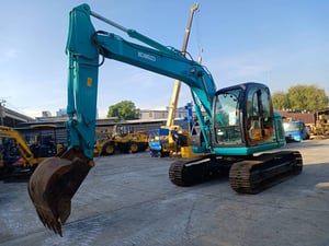 KOBELCO SK135SR นำเข้าจากญี่ปุ่น สภาพพร้อมใช้งาน สนใจโทร. 089-0050007 คุณชญานิน หรือ Add LINE ID @sangenjp www.sangenjp.com www.nmc99.com