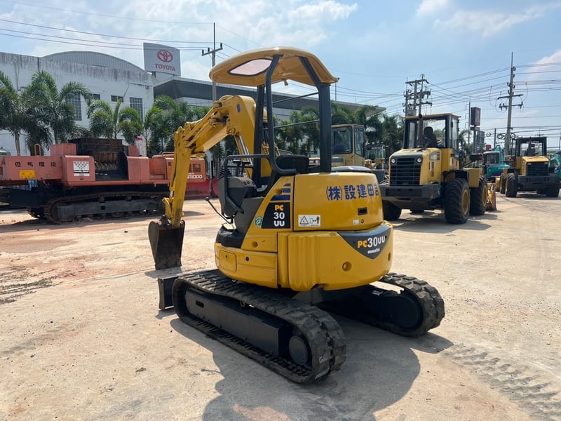 KOMATSU PC30UU-3 นำเข้าจากญี่ปุ่น สภาพพร้อมใช้งาน สนใจโทร. 089-0050007 คุณชญานิน หรือ Add LINE ID @sangenjp www.sangenjp.com www.nmc99.com