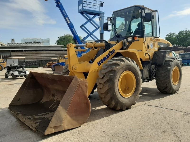 KOMATSU WA200-6 นำเข้าจากญี่ปุ่น สภาพพร้อมใช้งาน สนใจโทร. 089-0050007 คุณชญานิน หรือ Add LINE ID @sangenjp www.sangenjp.com www.nmc99.com