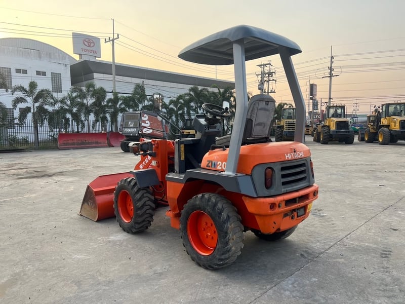 HITACHI ZW20 นำเข้าจากญี่ปุ่น สภาพพร้อมใช้งาน สนใจโทร. 089-0050007 คุณชญานิน หรือ Add LINE ID @sangenjp www.sangenjp.com www.nmc99.com