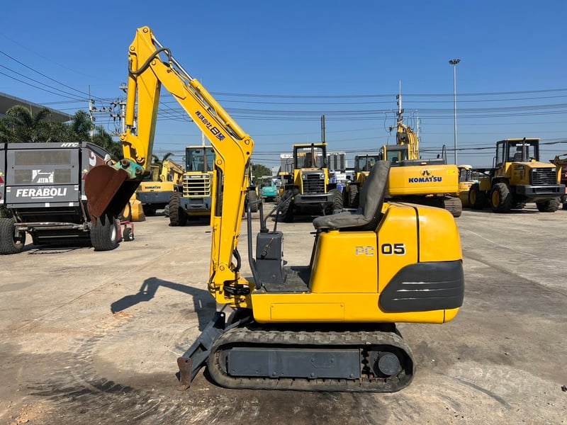 KOMATSU PC05-7 นำเข้าจากญี่ปุ่น สภาพพร้อมใช้งาน สนใจโทร. 089-0050007 คุณชญานิน หรือ Add LINE ID @sangenjp www.sangenjp.com www.nmc99.com