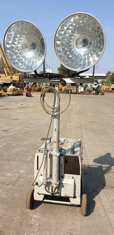 โคมไฟสนาม นำเข้าจากญี่ปุ่น สภาพพร้อมใช้งาน LINE ID @sangenjp โทร 089-0080077,089-0050007,086-0044333,065-8844400 www.sangenjp.com www.nmc99.com