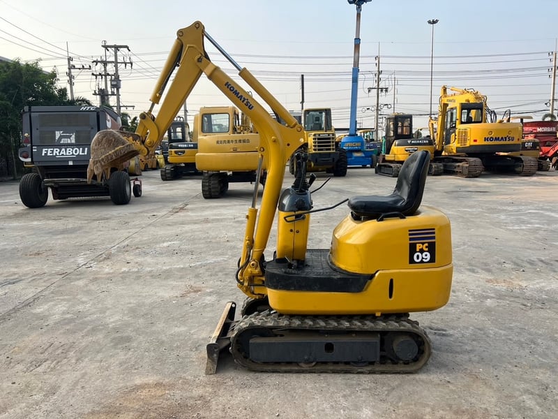 KOMATSU PC09-1 นำเข้าจากญี่ปุ่น สภาพพร้อมใช้งาน สนใจโทร. 089-0050007 คุณชญานิน หรือ Add LINE ID @sangenjp www.sangenjp.com www.nmc99.com