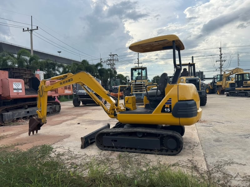 KOMATSU PC15-3 นำเข้าจากญี่ปุ่น สภาพพร้อมใช้งาน สนใจโทร. 089-0050007 คุณชญานิน หรือ Add LINE ID @sangenjp www.sangenjp.com www.nmc99.com KOMATSU PC15-3 นำเข้าจากญี่ปุ่น สภาพพร้อมใช้งาน สนใจโทร. 089-0050007 คุณชญานิน หรือ Add LINE ID @sangenjp www.sangenjp.com www.nmc99.com