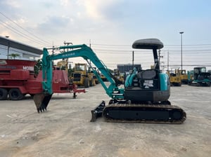 KOBELCO SK40SR นำเข้าจากญี่ปุ่น สภาพพร้อมใช้งาน สนใจโทร. 089-0050007 คุณชญานิน หรือ Add LINE ID @sangenjp www.sangenjp.com www.nmc99.com