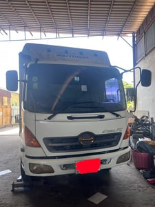 ขาย 6 ล้อตู้เย็น Hino 4.2 เมตร ขาย 6 ล้อตู้เย็น Hino 4.2 เมตร