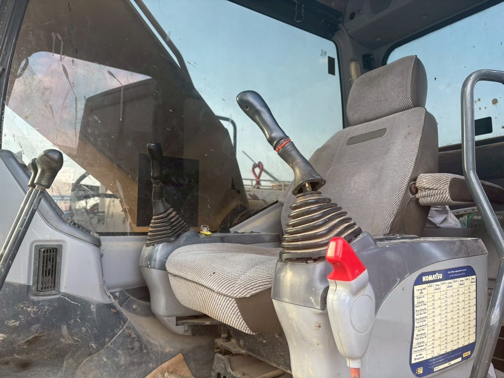 🚜 รถแบคโฮ KOMATSU PC200-7 (มีเล่มทะเบียน!) 🚜 รถแบคโฮ KOMATSU PC200-7 (มีเล่มทะเบียน!)