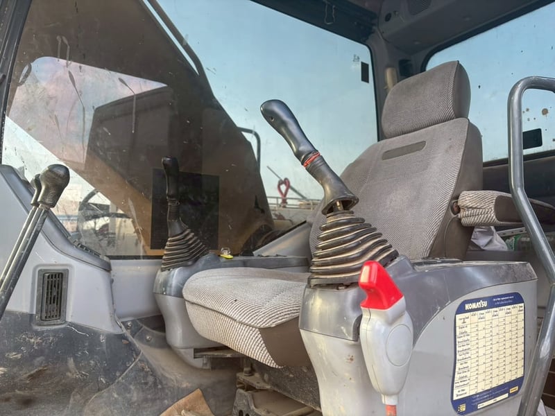 ​🚜 รถแบคโฮ KOMATSU PC200-7 (มีเล่มทะเบียน!) 