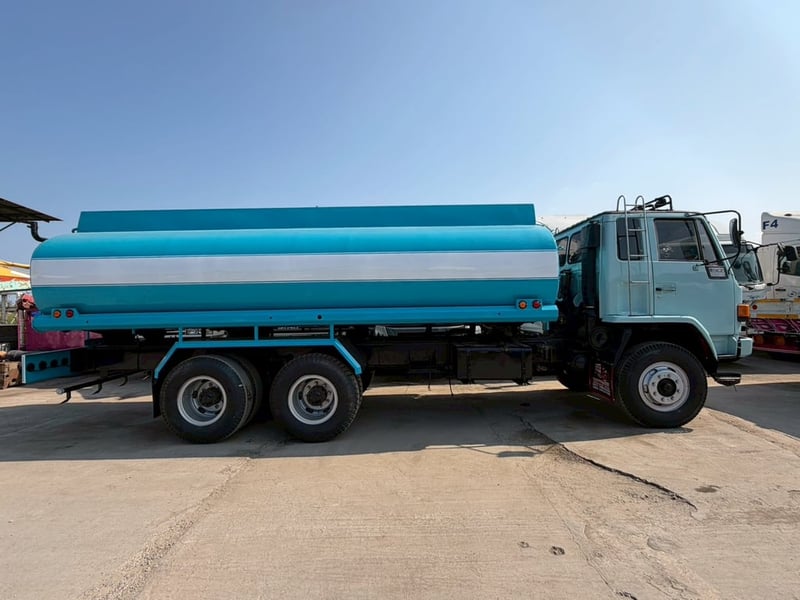 ISUZU FVZ 240แรงม้า รถบรรทุก 10ล้อ บรรทุกน้ำ ปี1995 เลขไมล์ 430,000 กม.