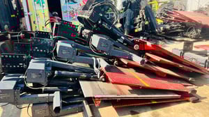 ลิฟท์ติดรถหกล้อและสิบล้อขนาด2ตันยี่ห้องzepro