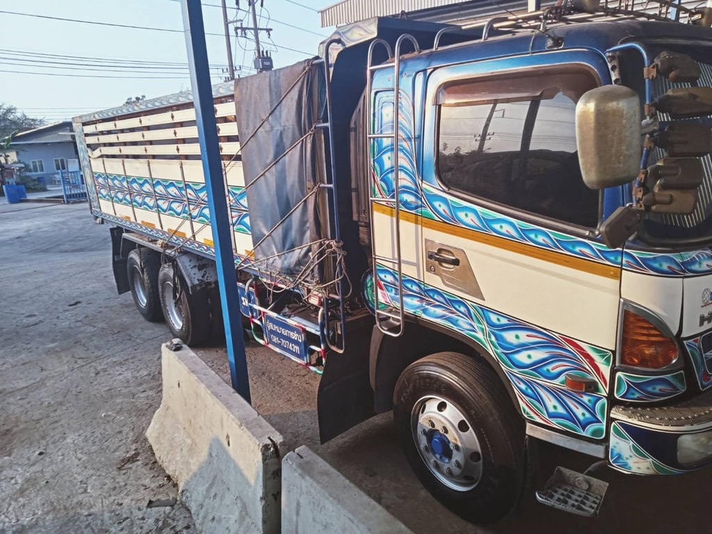 10 ล้อดั้มฮีโน่344แรงปี57สภาพพร้อมใช้งาน