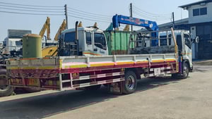 หกล้อเครน ISUZU FRR 210 ปี 60 สภาพสวย พร้อมใช้งานทันที! 🚛💨