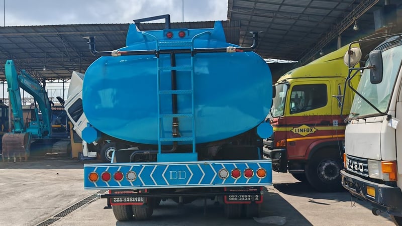 ISUZU FVZ 240แรงม้า รถบรรทุก 10ล้อ บรรทุกน้ำ ปี1995 เลขไมล์ 430,000 กม.