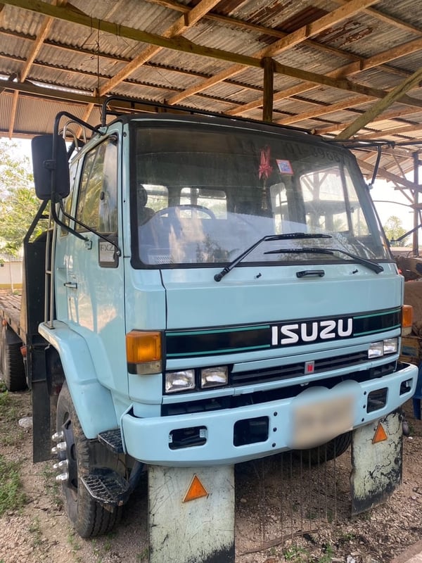 รถอีซูซุร้อคกี้240ท้ายลาด2เพลาสภาพดีพร้อมใช้งาน