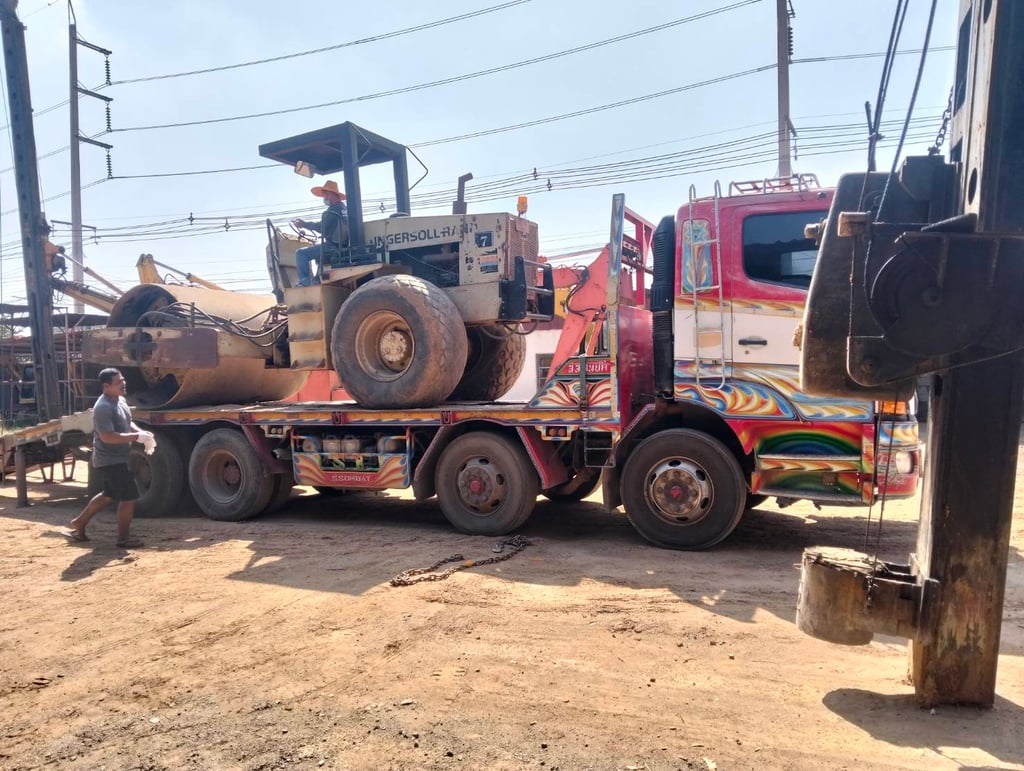 ขายรถ บดสั่นสะเทือน สองเพลาพร้อมเอกสารพร้อมใช้ ขายรถ บดสั่นสะเทือน สองเพลาพร้อมเอกสารพร้อมใช้