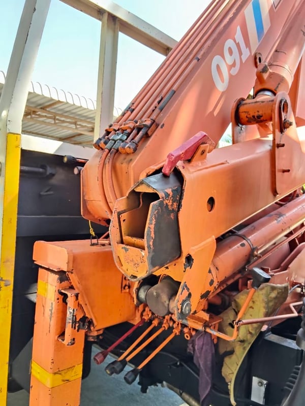 ISUZU NQR 175แรงม้า รถบรรทุก 6ล้อ กระบะเหล็กติดเครน ปี2014