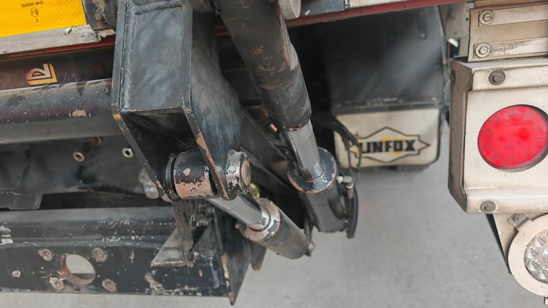 ขายลิฟท์ท้ายรถบรรทุก สภาพพร้อมใช้งาน คุ้มค่าที่สุด! 