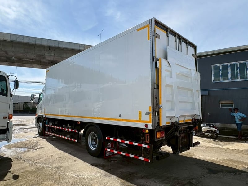 รถหกล้อฮีโน่วิคเตอร์ตู้เย็นทำความย็นตู้ไฟเบอร์เครื่องทพความเย็นเทอร์โมคิงส์