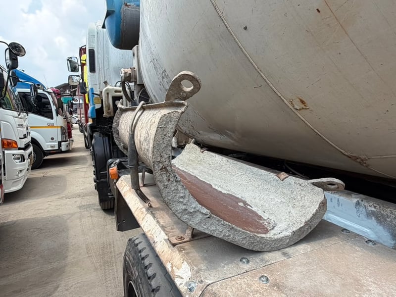 ขาย 10 ล้อหม้อปูนอีซูซุ 360 แรงปี59โม่7คิวโม่ยี่ห้อริแพ