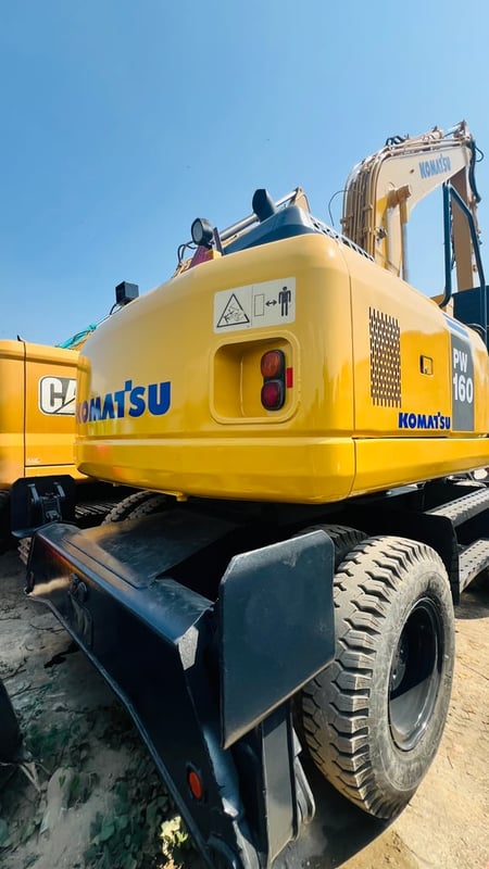 แมคโครล้อยางPW160-7EOพร้อมใช้เล่มทะเบียนแอร?เย็น