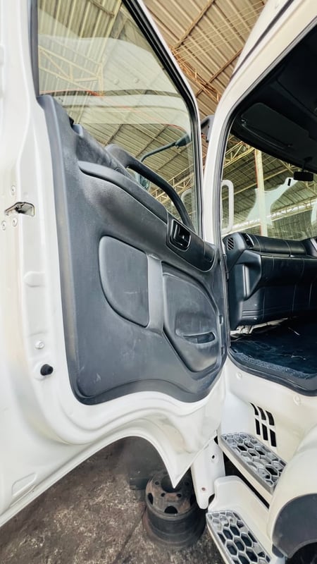 10ล้อฮีโน่วิคเตอร์สภาพพร้อมใช้ยางใหม่เก็บรายละเอียดใหม่