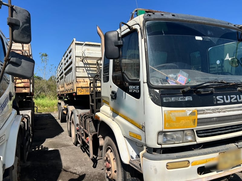 หัวลากอีซูซุ270แรงปี47-48ราคาเบาๆเครื่องดียางดี ตามสภาพ