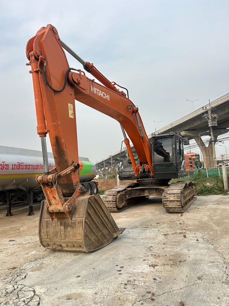 รถแบ็คโฮ HITACHI ZX350H ปี65 มีเอกสารเล่มทะเบียน รถแบ็คโฮ HITACHI ZX350H ปี65 มีเอกสารเล่มทะเบียน