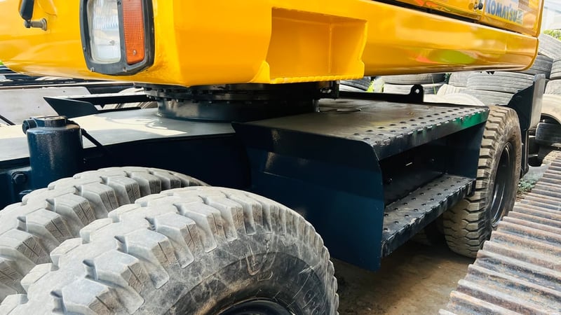 แมคโครล้อยางPW160-7EOพร้อมใช้เล่มทะเบียนแอร?เย็น