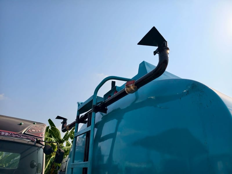 ISUZU FVZ 240แรงม้า รถบรรทุก 10ล้อ บรรทุกน้ำ ปี1995 เลขไมล์ 430,000 กม.