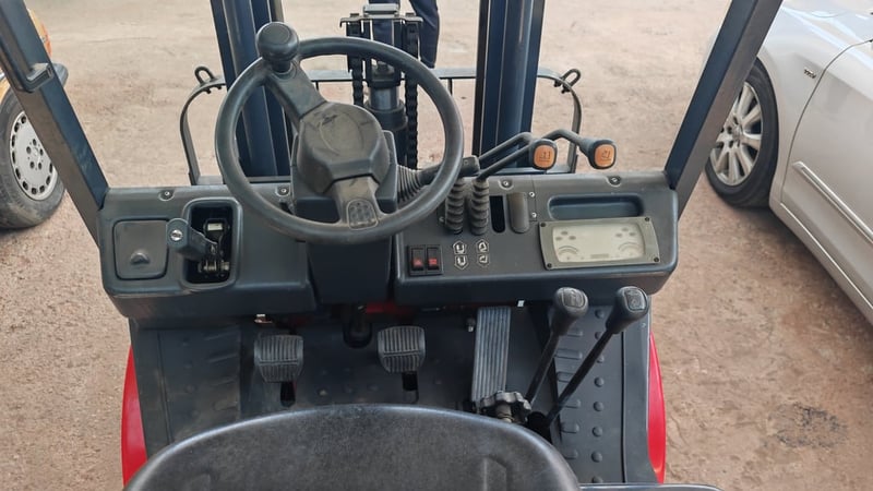 🏭💪 ขายรถโฟล์คลิฟท์ UN Forklift 2.5 ตัน เสาสูง 3 เมตร 🏭💪 ขายรถโฟล์คลิฟท์ UN Forklift 2.5 ตัน เสาสูง 3 เมตร