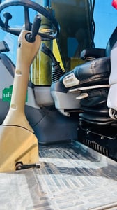 แมคโครล้อยางPW160-7EOพร้อมใช้เล่มทะเบียนแอร?เย็น