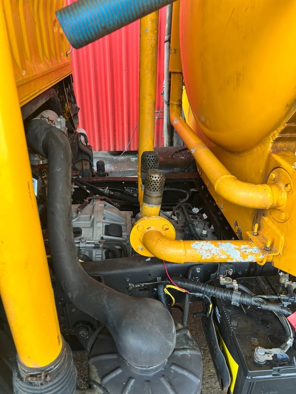 รถหกล้อดูดสิ่งปฎิกูลส้วมไขมันเครื่อง136แรง รถหกล้อดูดสิ่งปฎิกูลส้วมไขมันเครื่อง136แรง