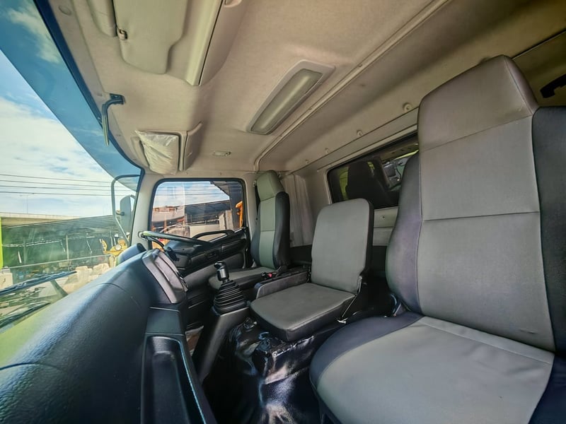 10ล้อฮีโน่วิคเตอร์ตู้เย็นแอร์ เทอร์โมคิงT1200R ยาว 7.8 ม. และ 9.6 ม. พร้อมลิฟท์ท้าย