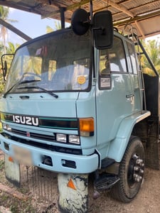 รถอีซูซุร้อคกี้240ท้ายลาด2เพลาสภาพดีพร้อมใช้งาน