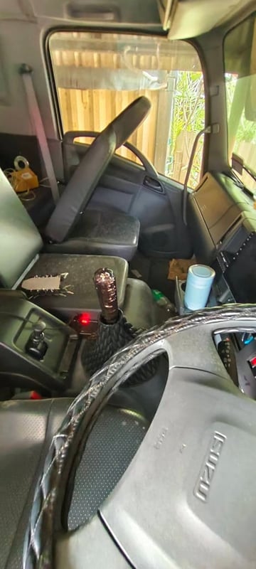 หกล้ออีซูซุFTR240ตู้ปีกนกไฮโดริคติดลิฟท้ายต่ออู่ซุ่นชัย หกล้ออีซูซุFTR240ตู้ปีกนกไฮโดริคติดลิฟท้ายต่ออู่ซุ่นชัย