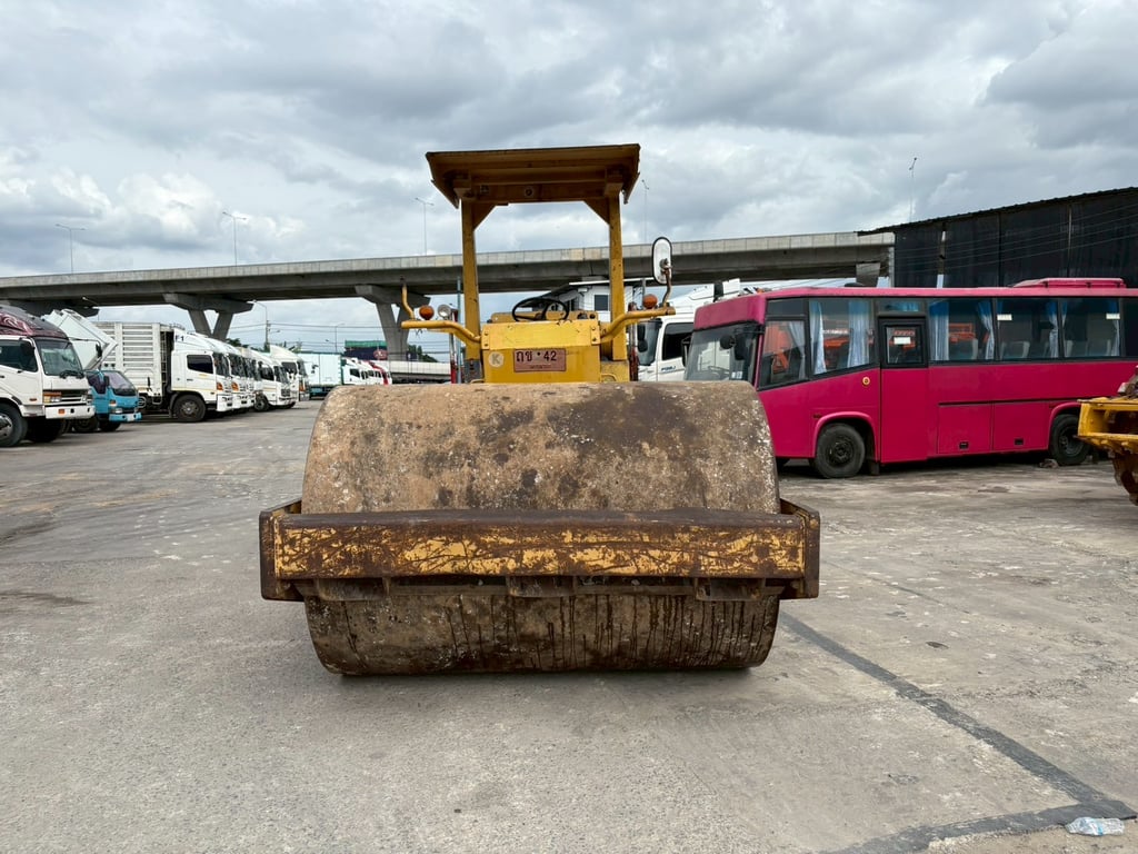 รถบดสั่นสะเทือน KOMATSU JV100WA-1 ปี59 เล่มทะเบียน รถบดสั่นสะเทือน KOMATSU JV100WA-1 ปี59 เล่มทะเบียน