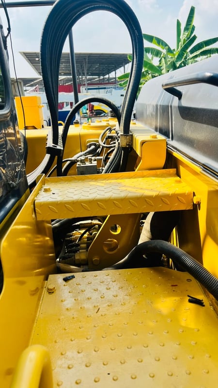 แมคโครล้อยางPW160-7EOพร้อมใช้เล่มทะเบียนแอร?เย็น