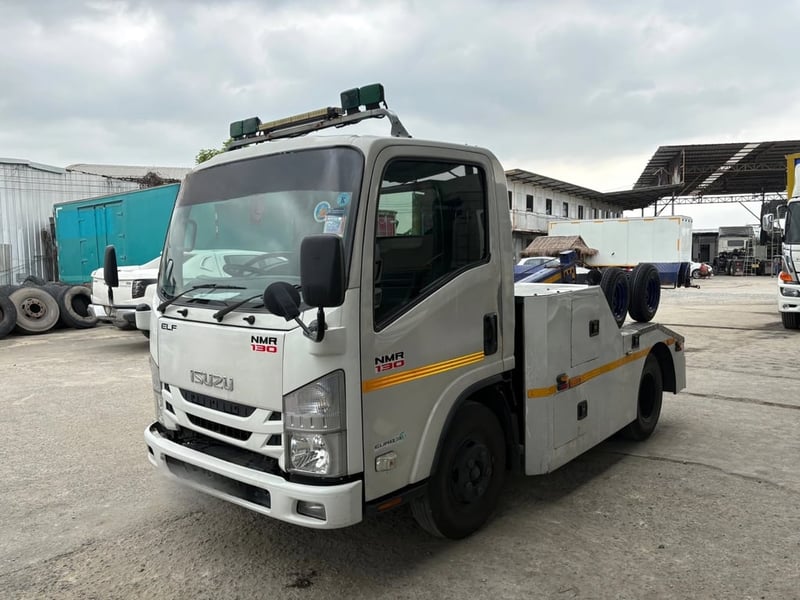 หกล้อรถยกอีซูซุNMR130ปี64ไมล์น้อยสภาพดี รถใช้ในสนามบิน