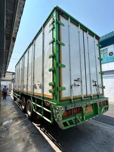 10 ล้อตู้ 10 บานอีซูซุ 240 ปีหกหนึ่งสภาพพร้อมใช้งานรถตู้10บาน 10 ล้อตู้ 10 บานอีซูซุ 240 ปีหกหนึ่งสภาพพร้อมใช้งานรถตู้10บาน