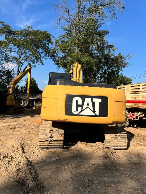 🚜 รถแบคโฮ CAT 320D (มีเล่มทะเบียน!)