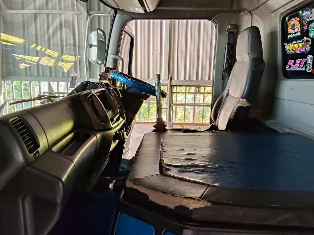 HINO FC 175แรงม้า รถบรรทุก 6ล้อ กระบะคอกสูง ปี2016 เลขไมล์น้อยกว่า 500,000 กม.