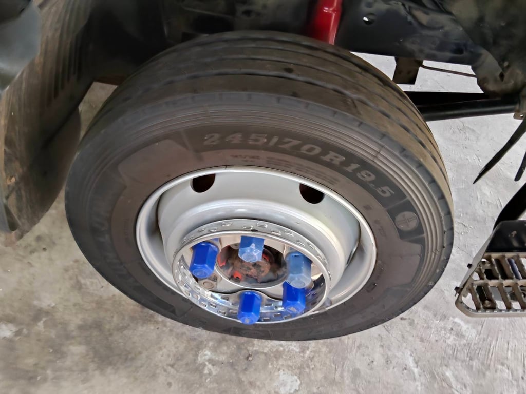 HINO FC 175แรงม้า รถบรรทุก 6ล้อ กระบะคอกสูง ปี2016 เลขไมล์น้อยกว่า 500,000 กม.