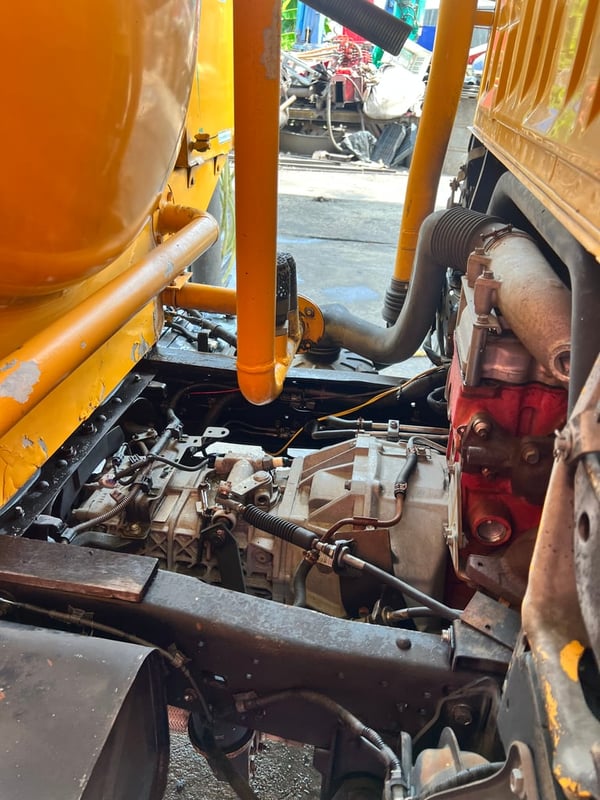 รถหกล้อดูดสิ่งปฎิกูลส้วมไขมันเครื่อง136แรง รถหกล้อดูดสิ่งปฎิกูลส้วมไขมันเครื่อง136แรง