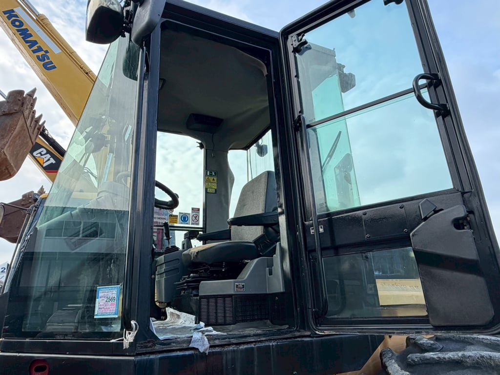 🚧 รถบดสั่นสะเทือน CAT CP76 ปี 2011 (NEW!) 🚧 รถบดสั่นสะเทือน CAT CP76 ปี 2011 (NEW!)