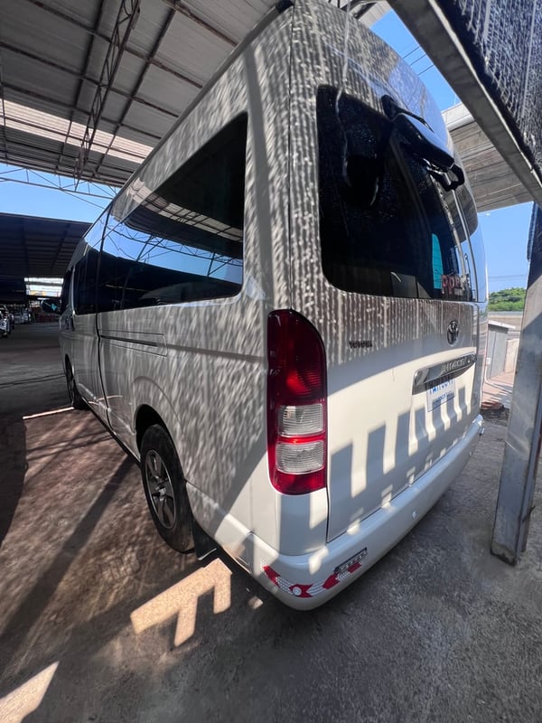 ขายรถตู้โตโยต้าคอมมูนิเตอร์