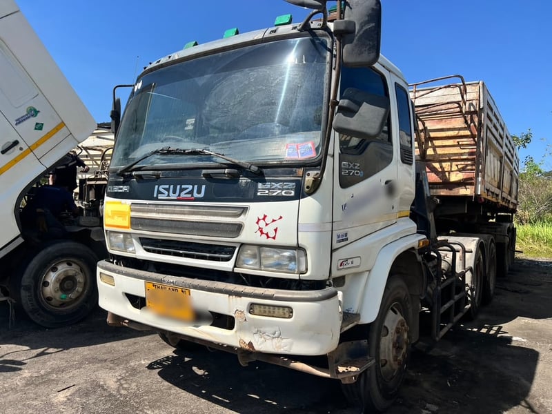 หัวลากอีซูซุ270แรงปี47-48ราคาเบาๆเครื่องดียางดี ตามสภาพ